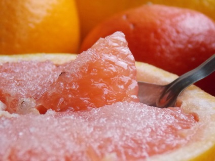 Red grapefruit este o reteta pentru un desert rapid