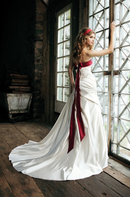 Червоне весільну сукню для сміливих і розкішних наречених