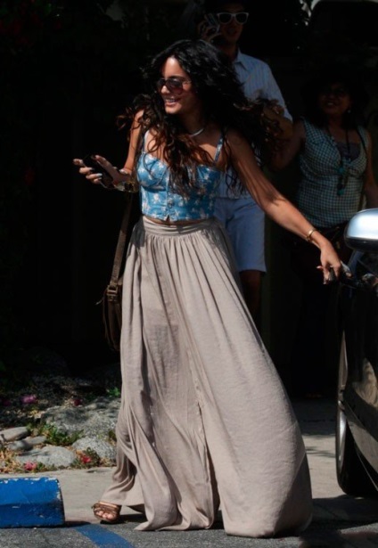 Cele mai bune imagini ale Vanessa Hudgens, o fotografie in rochie, blugi, o fusta si t