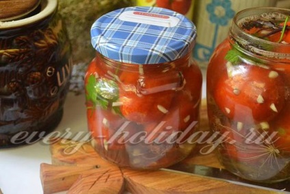 Marinate tomate - arici - cu usturoi pentru rețeta de iarnă cu o fotografie