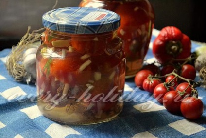 Marinate tomate - arici - cu usturoi pentru rețeta de iarnă cu o fotografie