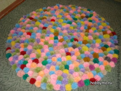 Master-clasa mat de pompoms cu propriile mâini - un hobby de mare