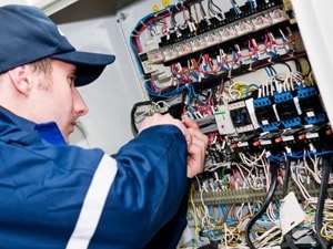 Antreprenor electric pentru repararea si intretinerea echipamentelor electrice