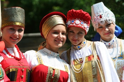Caracteristici ale îmbrăcămintei tradiționale slave, paradisul femeilor