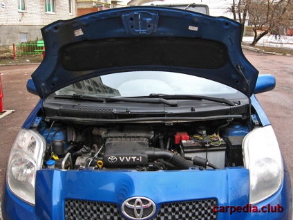 Відкриття капота toyota yaris ii 2005