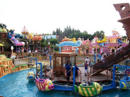 Parcul port aventura în spania lume de divertisment pentru întreaga familie