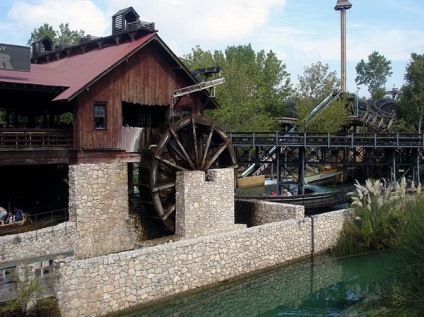 Parcul port aventura în spania lume de divertisment pentru întreaga familie