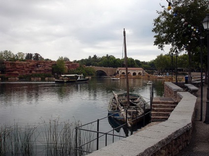 Parcul port aventura în spania lume de divertisment pentru întreaga familie