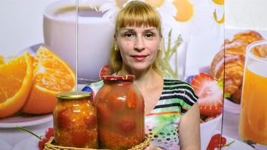 Roșii pentru iarnă - simplă logare simplă a salatului și conservarea tomatelor - rețete simple