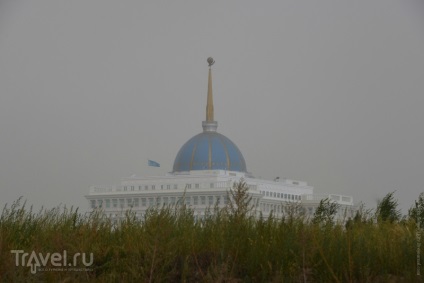 По той бік від вежі чупа-чупс