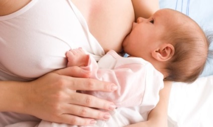 Posturi corecte pentru hrănirea pozițiilor confortabile ale copiilor nou-născuți (foto)