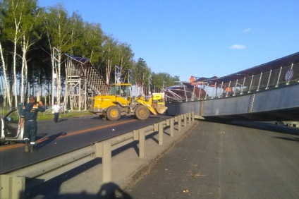 В рухването на мост на магистралата M7 