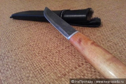 Házi finn kést és hüvelye