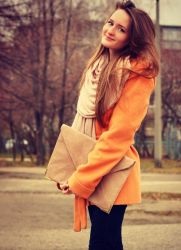 З чим носити помаранчеве пальто