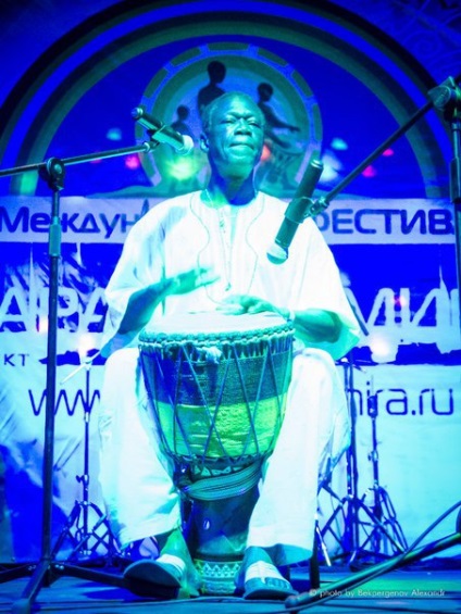 Школа африканських барабанів afrodrum