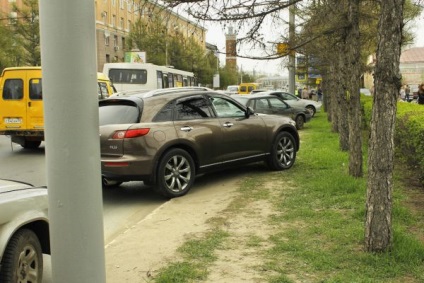 Büntetés parkoló (közel a buszmegálló) A büntetés rossz parkolás