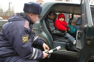 Pedepse pentru un copil care nu se fixează în 2017 ce dimensiune, curea sau scaun auto