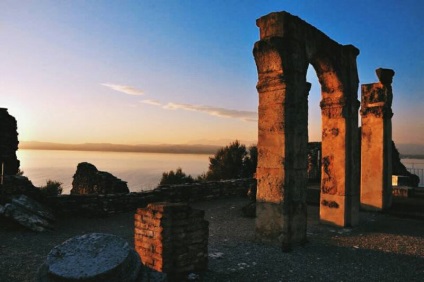 Sirmione (italia) - descriere detaliată, atracții cu fotografii