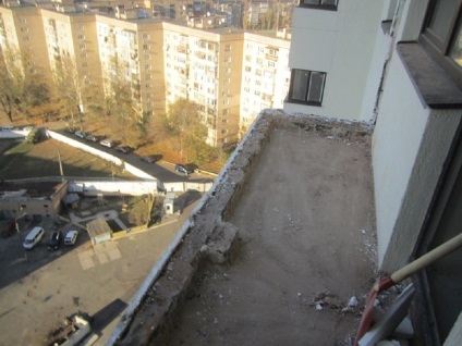 Cât de mult se dezmembrează balconul?