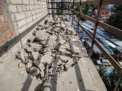 Скільки коштує демонтаж балкона