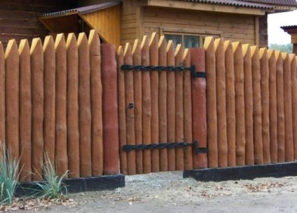 Способи створення красивого і оригінального паркану з дерева, будівництво та ремонт