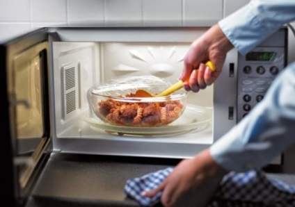 Durata de viață a cuptorului cu microunde este cât de mult este, cum se poate extinde