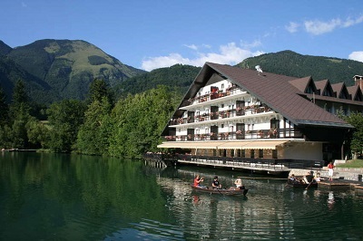 Esküvő Castle Bled, Szlovénia, a hivatalos esküvői túra ag társasági (Bled) Az esküvő egy vár Bled, Szlovénia, a hivatalos esküvői túra ag társasági