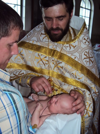 Különösen a keresztség szentsége rituális, jelek és figyelmeztetések - egy életforma, a vallás, a család, az én