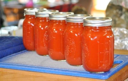 Томатний сік на зиму в домашніх умовах рецепт, як зварити, приготувати з помідорів, через