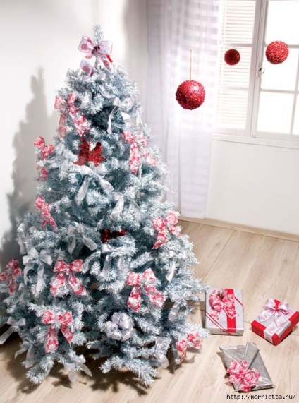 Trei opțiuni pentru legarea arcurilor pentru un pom de Crăciun