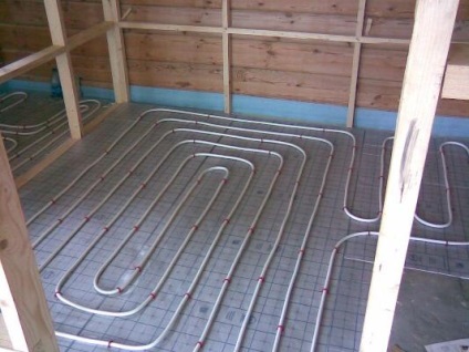Pipe padlófűtés melegvíz, ami jobb, a távolság a műanyag, néhány fektetése