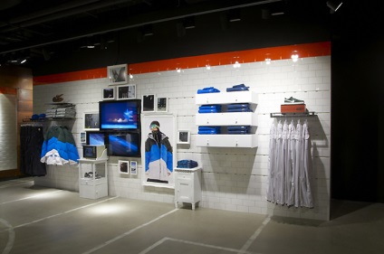 Félelmetes tervezés hatalmas sportbolt nike (store) Félelmetes tervezés hatalmas sportbolt nike