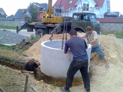 Пристрій колодязя з бетонних кілець - дренаж, каналізація, водопровід