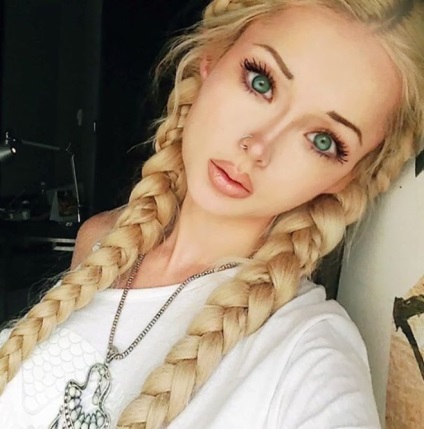 Valeria Lukyanova sa arătat fără make-up și photoshop