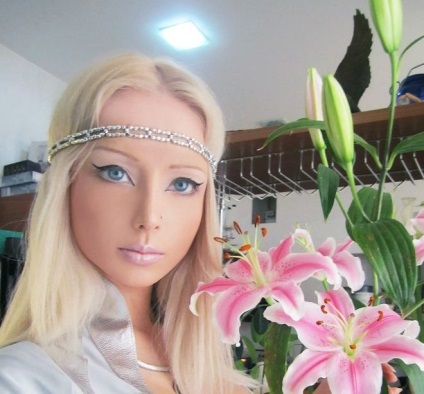 Valeria Lukyanova sa arătat fără make-up și photoshop