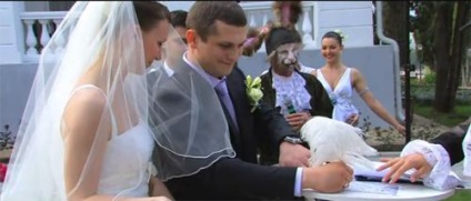 Pe internet, a avut loc un videoclip despre o nuntă inteligentă a unei fiice a unei denisova (fotografie, video)