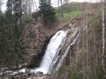 Vízesés barlang a folyón, Altay
