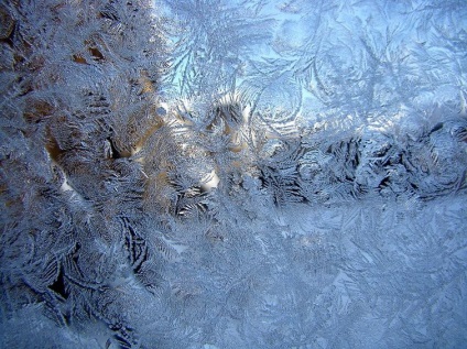 Varázslatos téli minták az ablakokon, umkra