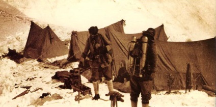 Cauzele posibile ale morții a două primitive pe Muntele Everest