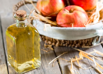 Яблучний оцет від прищів, ефективність і народні рецепти