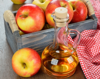 Oțet de cidru de mere cu reguli variate de tratament pentru acasă