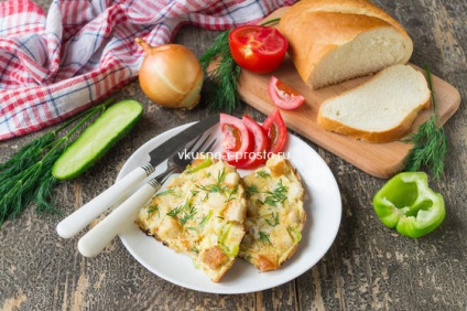 Ouă amestecate cu pâine și legume