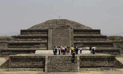 Misterele vechiului Teotihuacan ascunse într-un lac de mercur sub piramida unui șarpe cu pene