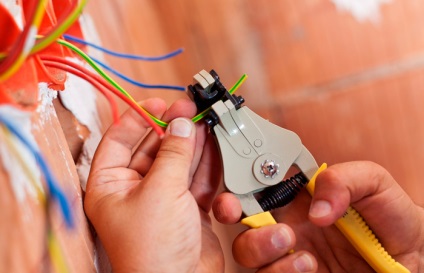 Înlocuirea cablului electric în incinta cerinței