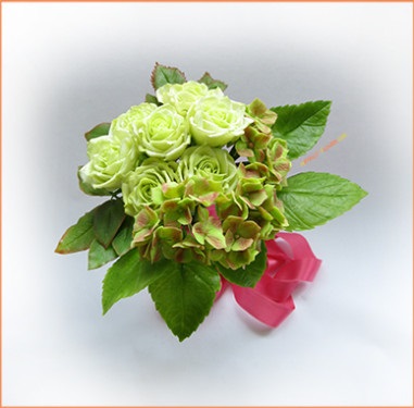 Trandafiri verzi și hortensie - buchet de porțelan rece, floare metalică