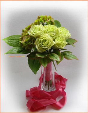 Зелені троянди і гортензія - букет з холодного фарфору, metally flower