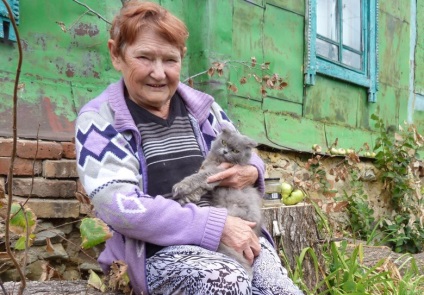 Знахарка із села купки ворожить, лікує рак і водить дружбу з домовиком