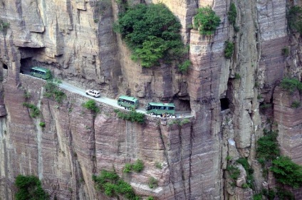 16 Cele mai periculoase drumuri din lume