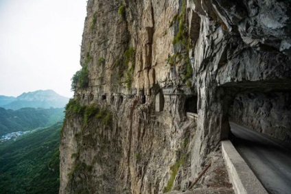 16 Cele mai periculoase drumuri din lume