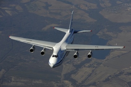 AN-124 "Руслан" - транспортен самолет